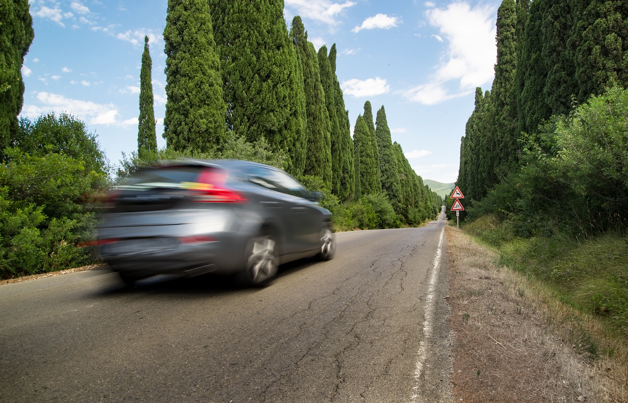 Bezpieczeństwo na drodze: Wskazówki i zasady dla motocyklistów